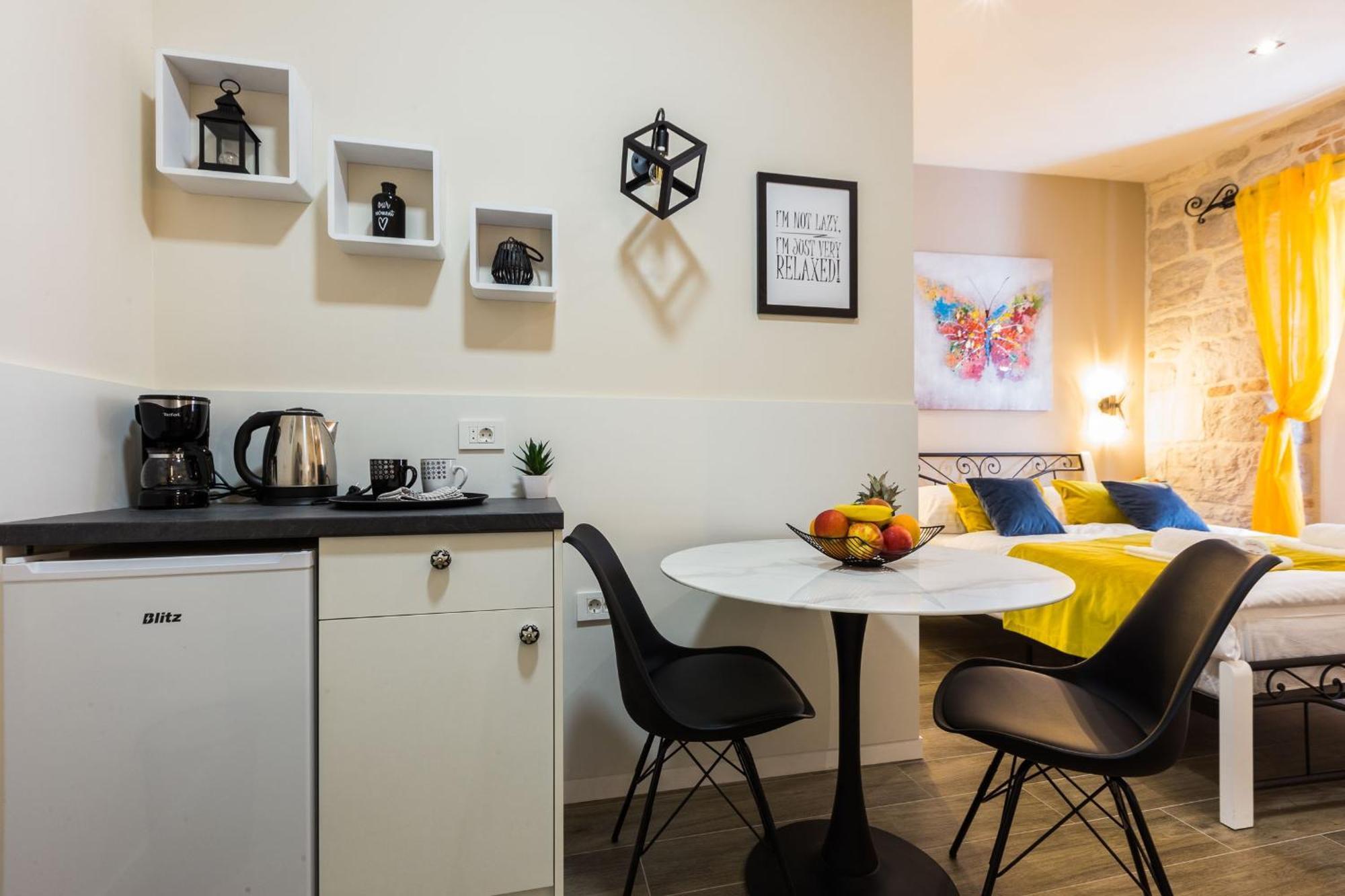 Angie Central Rooms ザダル 部屋 写真